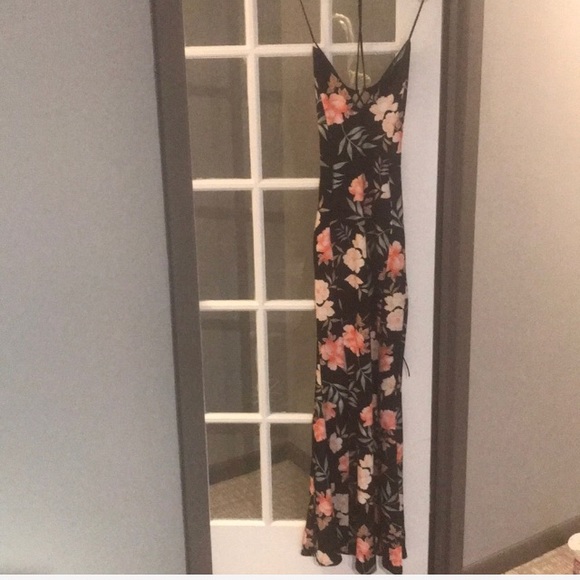 ONE LEFT! NWT ASOS FLORAL BACKLESS MAXI DRESS - Picture 5 of 5